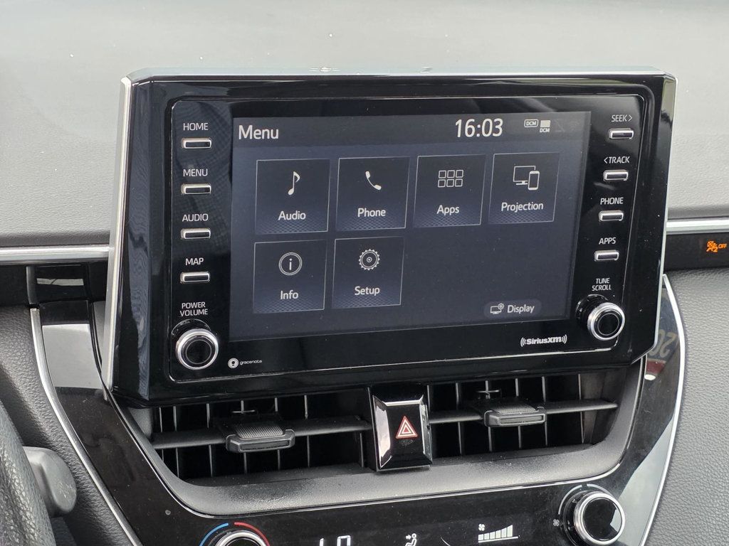 2021 Toyota Corolla LE photo 12