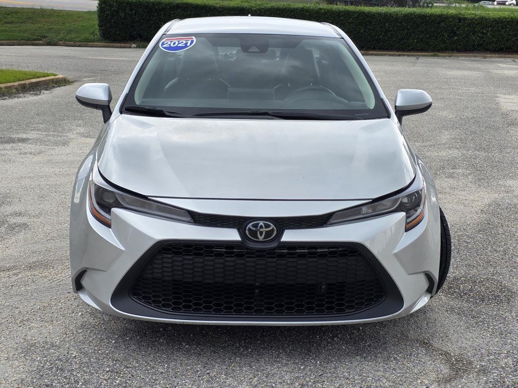 2021 Toyota Corolla LE photo 2