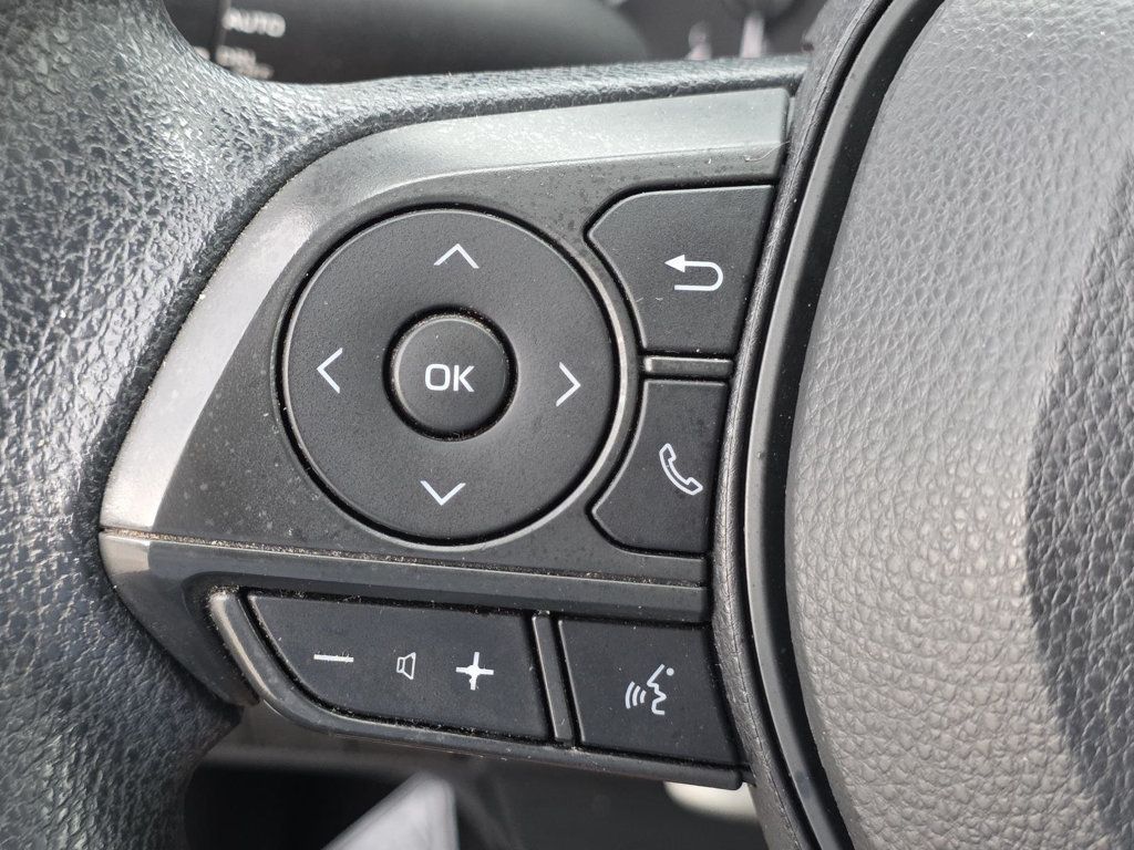 2021 Toyota Corolla LE photo 20