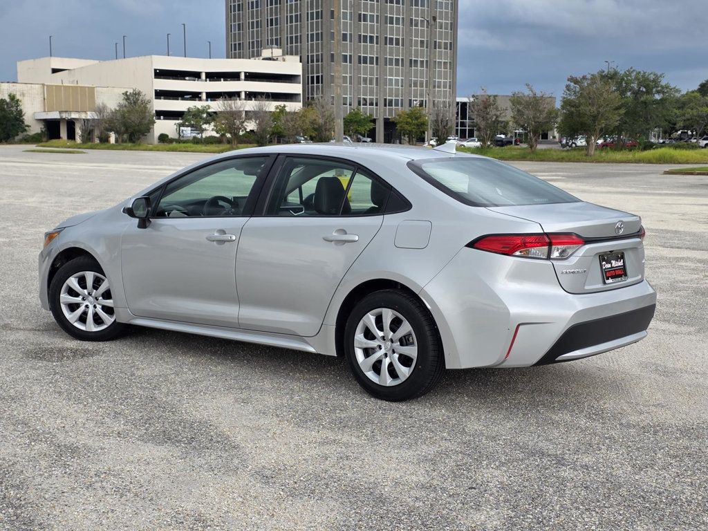 2021 Toyota Corolla LE photo 4
