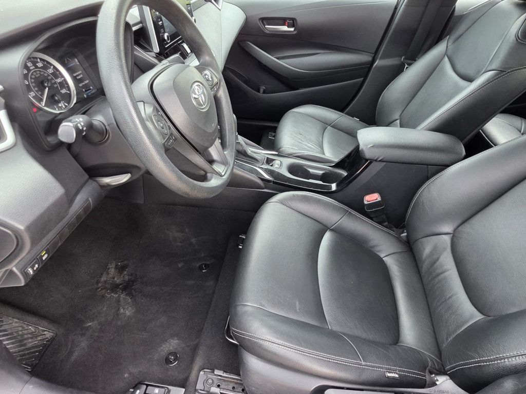 2021 Toyota Corolla LE photo 6