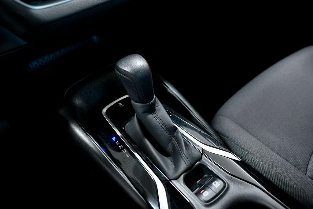 2021 Toyota Corolla LE CVT - 22130055 - 24