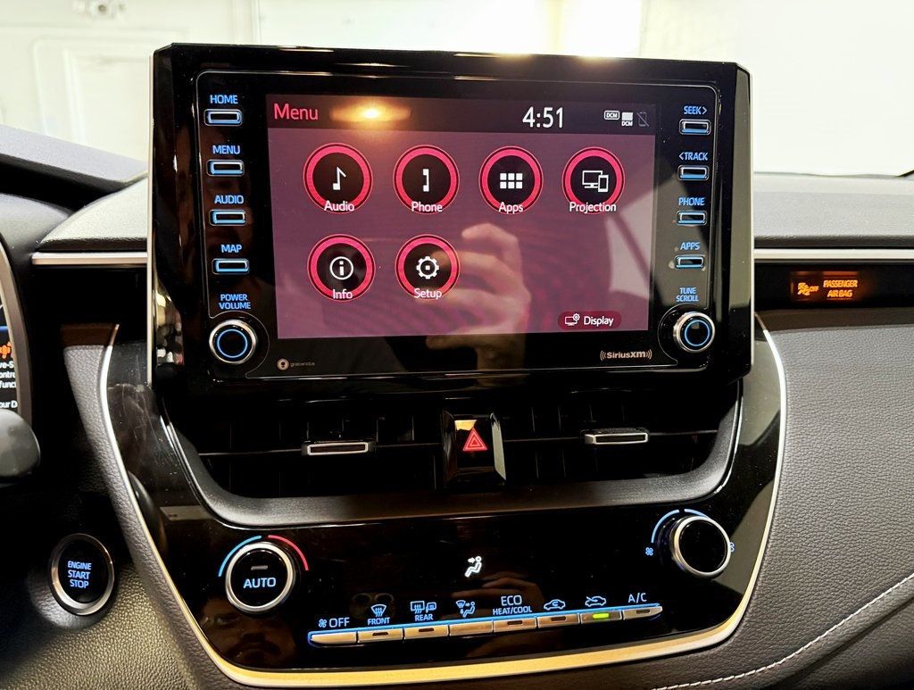 2021 Toyota Corolla Hatchback SE CVT - 22944326 - 17