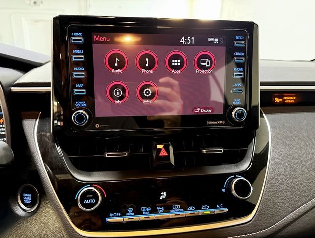 2021 Toyota Corolla Hatchback SE CVT - 22944326 - 17