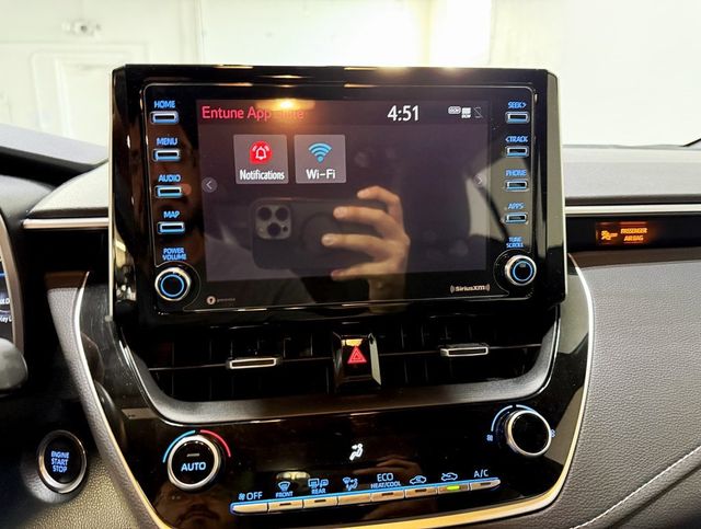 2021 Toyota Corolla Hatchback SE CVT - 22944326 - 18