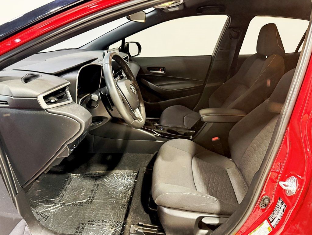 2021 Toyota Corolla Hatchback SE CVT - 22944326 - 23