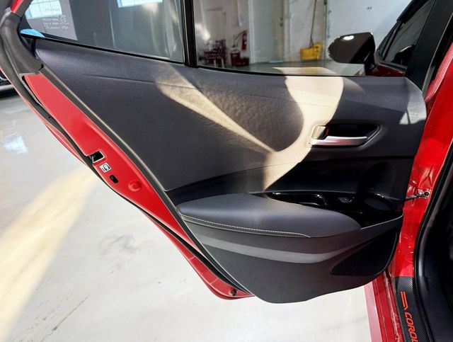 2021 Toyota Corolla Hatchback SE CVT - 22944326 - 29