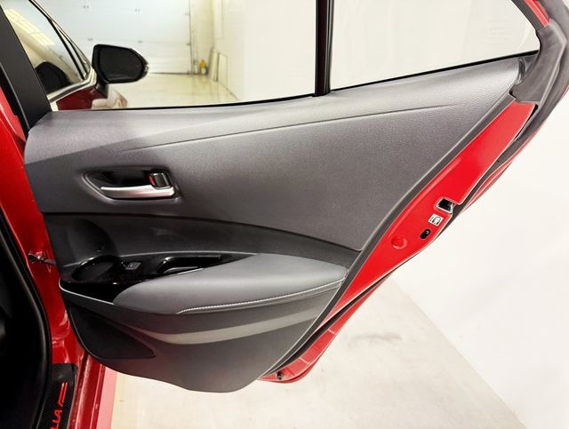 2021 Toyota Corolla Hatchback SE CVT - 22944326 - 33