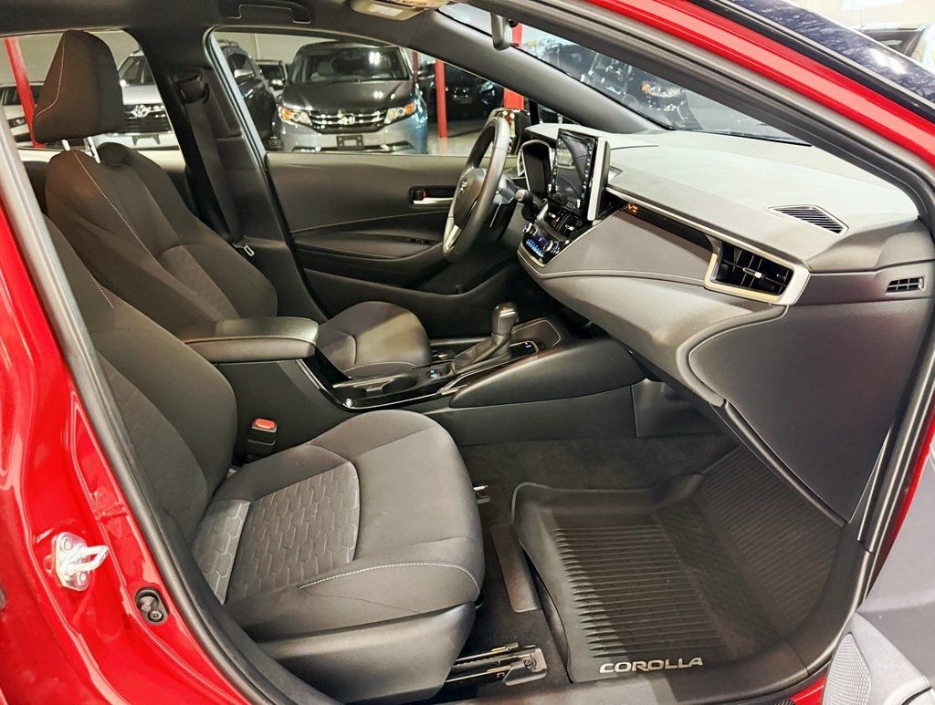 2021 Toyota Corolla Hatchback SE CVT - 22944326 - 34