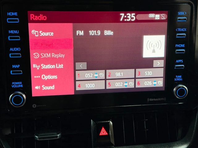 2021 Toyota Corolla Hatchback SE CVT - 22979988 - 35