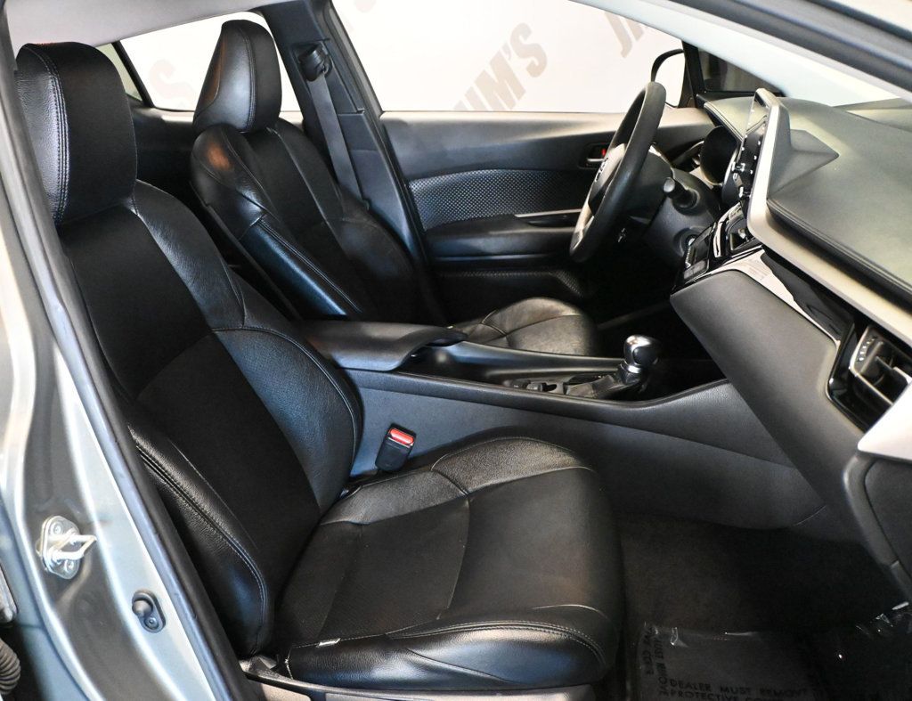 Toyota C-HR photo 16