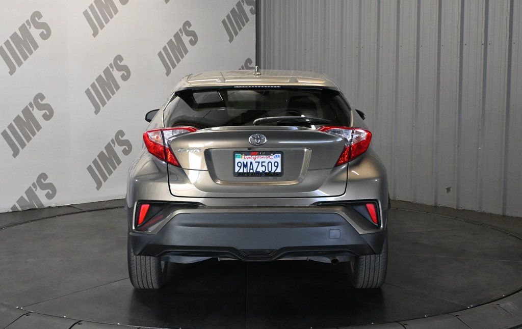 Toyota C-HR photo 6