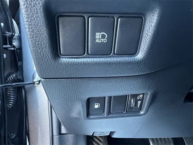 2021 Toyota C-HR LE FWD - 22927873 - 18