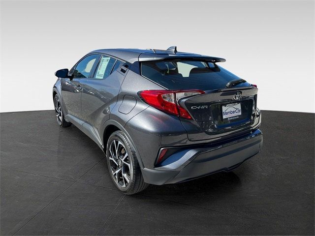 2021 Toyota C-HR LE photo 3
