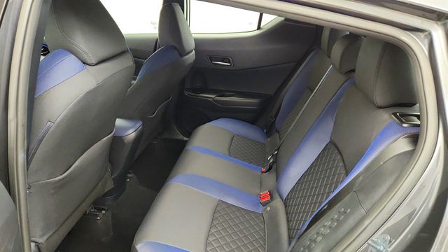 2021 Toyota C-HR XLE - 23020891 - 19