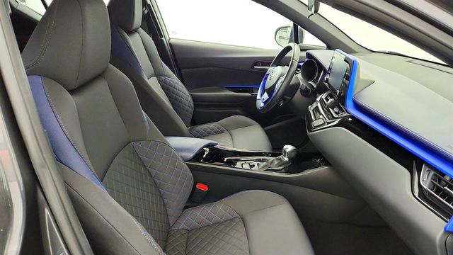 2021 Toyota C-HR XLE - 23020891 - 22