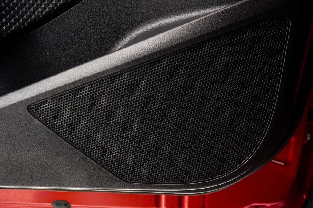 2021 Toyota C-HR XLE photo 34