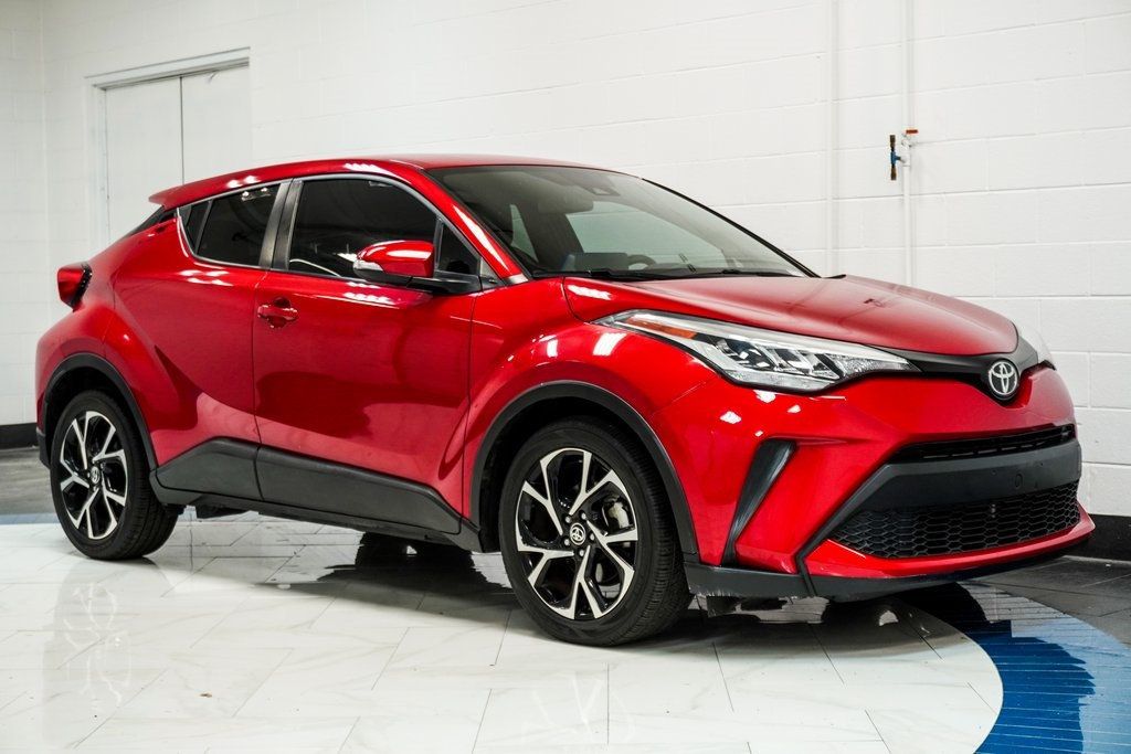 2021 Toyota C-HR XLE photo 4