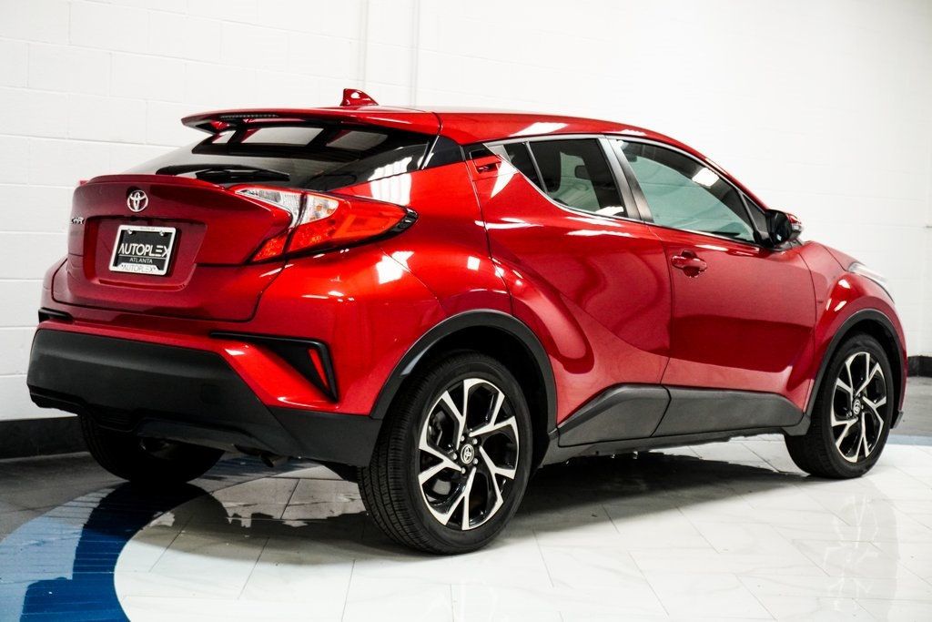 2021 Toyota C-HR XLE photo 5