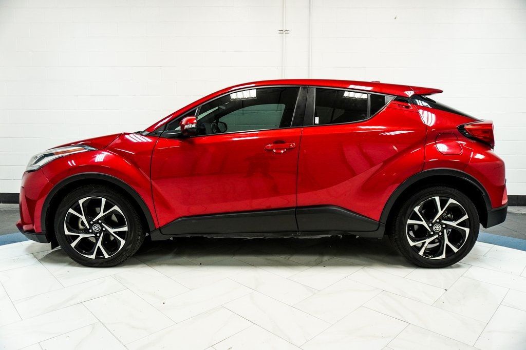 2021 Toyota C-HR XLE photo 7