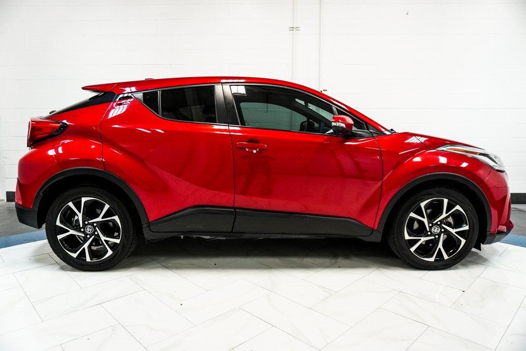 2021 Toyota C-HR XLE photo 8