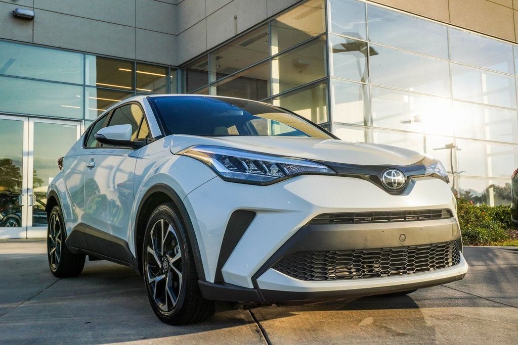 2021 Toyota C-HR XLE photo 4