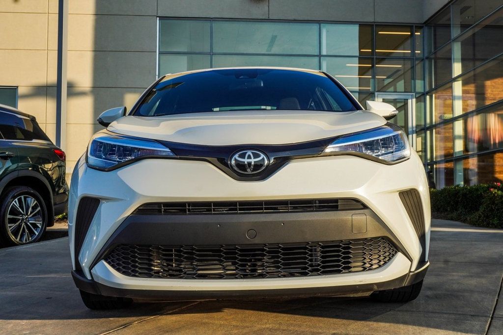 2021 Toyota C-HR XLE photo 6