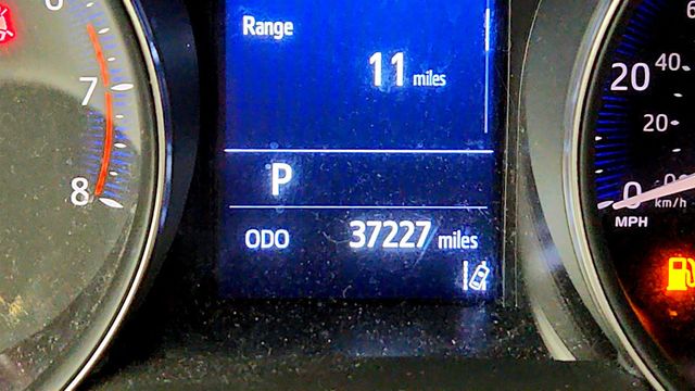 2021 Toyota C-HR XLE FWD - 23035206 - 13