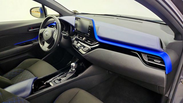 2021 Toyota C-HR XLE with Audio Plus - 22964421 - 23