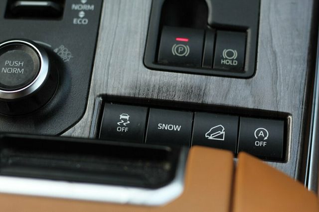 2021 Toyota Highlander AWD PLATINUM W/ DVD, NAVIGATION, NEW TIRES - 23070875 - 32