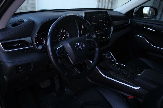 2021 Toyota Highlander  AWD XLE  W/ LEATHER, MOONROOF NEW TIRES & BRAKE SERVICE - 22976742 - 24