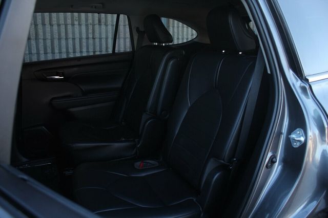 2021 Toyota Highlander  AWD XLE  W/ LEATHER, MOONROOF NEW TIRES & BRAKE SERVICE - 22976742 - 28