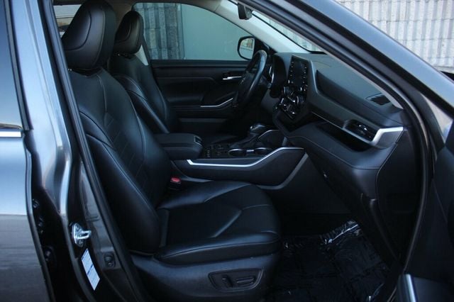 2021 Toyota Highlander  AWD XLE  W/ LEATHER, MOONROOF NEW TIRES & BRAKE SERVICE - 22976742 - 6