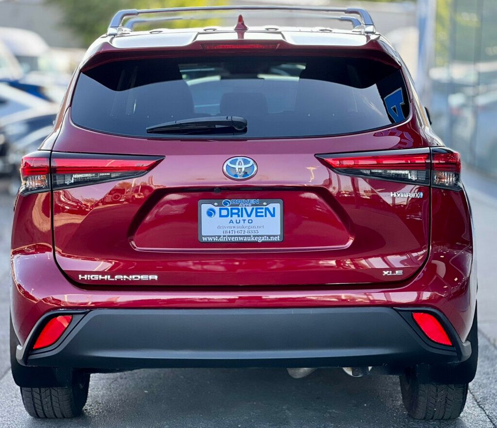 2021 Toyota Highlander Hybrid XLE photo 3