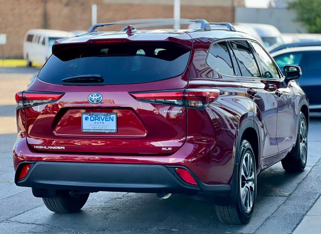 2021 Toyota Highlander Hybrid XLE photo 4