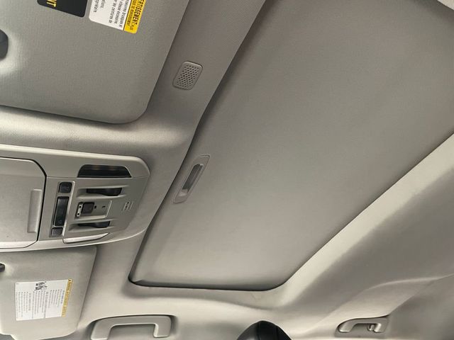 2021 Toyota Highlander Hybrid XLE AWD - 22963650 - 30