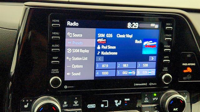 2021 Toyota Highlander Hybrid XLE AWD - 23012268 - 18