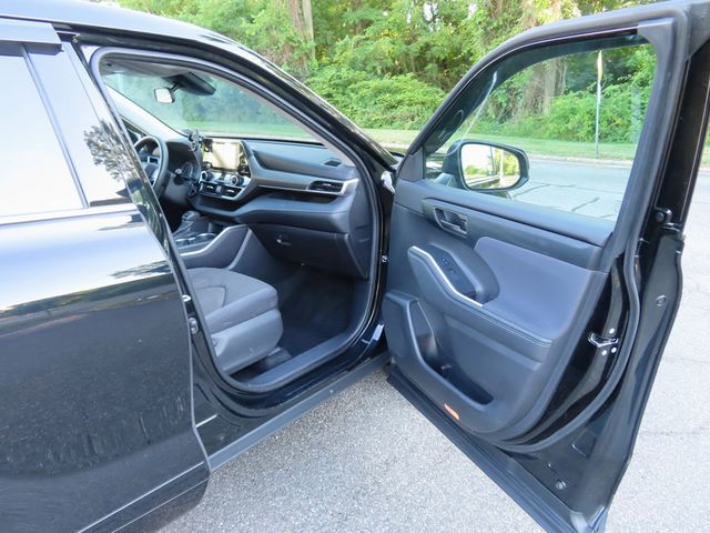 2021 Toyota Highlander L AWD - 23038403 - 22