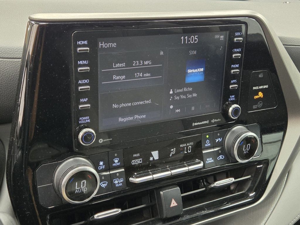 2021 Toyota Highlander LE FWD - 22919170 - 17