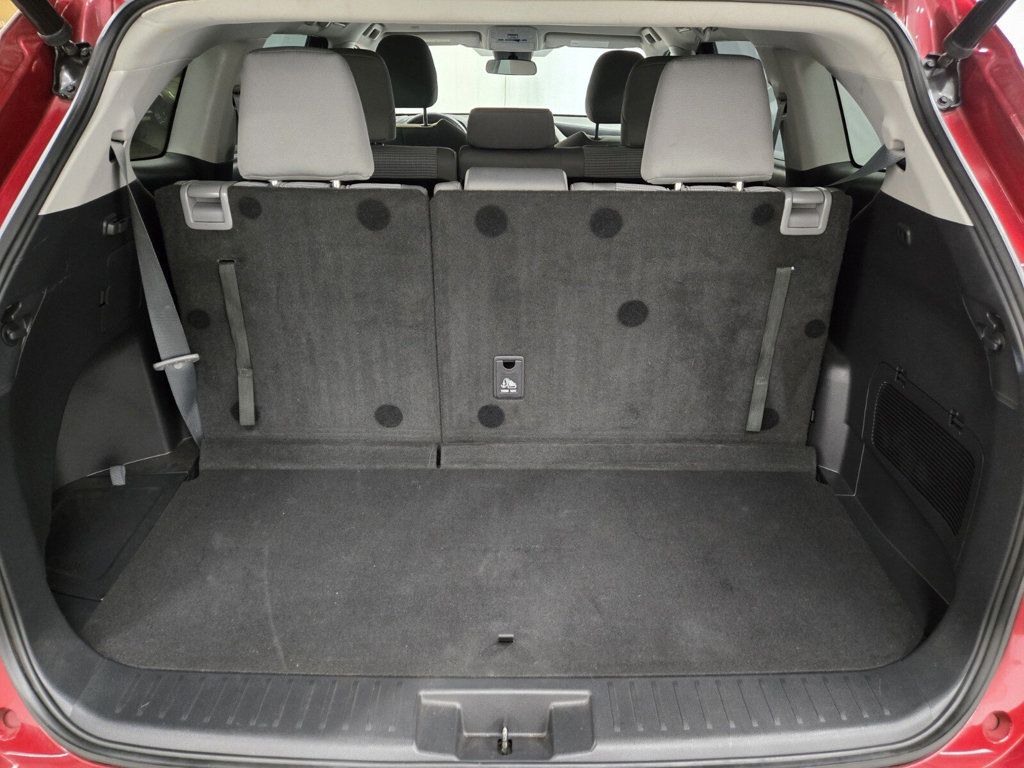 2021 Toyota Highlander LE FWD - 22977482 - 10