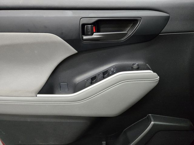 2021 Toyota Highlander LE FWD - 22977482 - 14