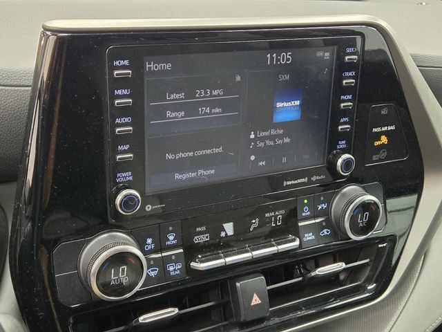 2021 Toyota Highlander LE FWD - 22977482 - 17