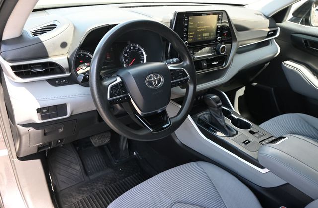 2021 Toyota Highlander L FWD - 23059342 - 9