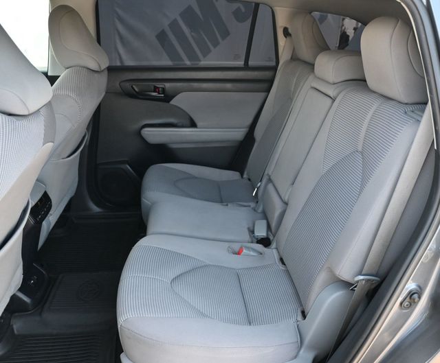 2021 Toyota Highlander L FWD - 23059342 - 17