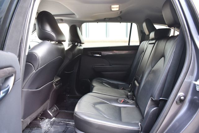 2021 Toyota Highlander Limited AWD - 22963419 - 26