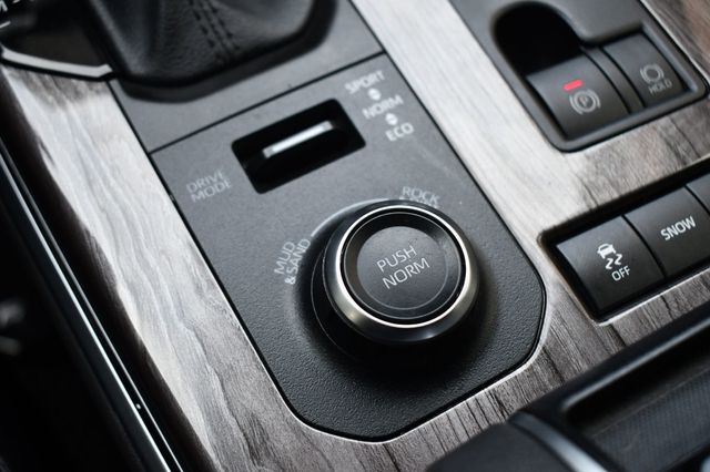 2021 Toyota Highlander Limited AWD - 22963419 - 31