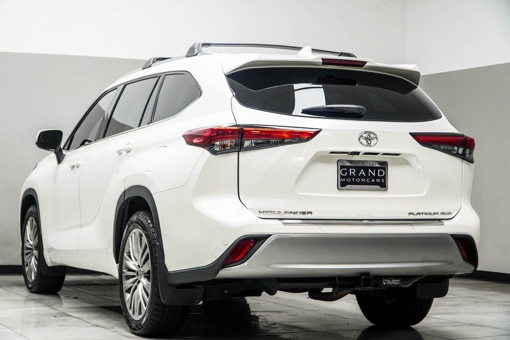 2021 Toyota Highlander Platinum photo 10