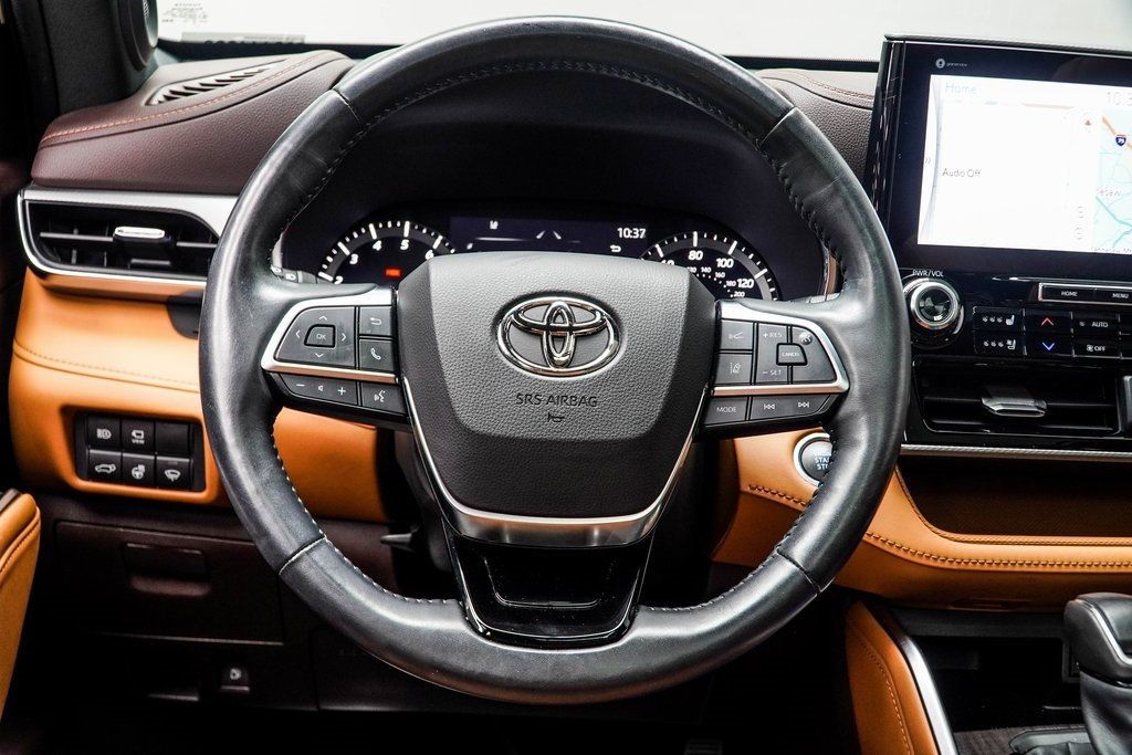 2021 Toyota Highlander Platinum photo 15