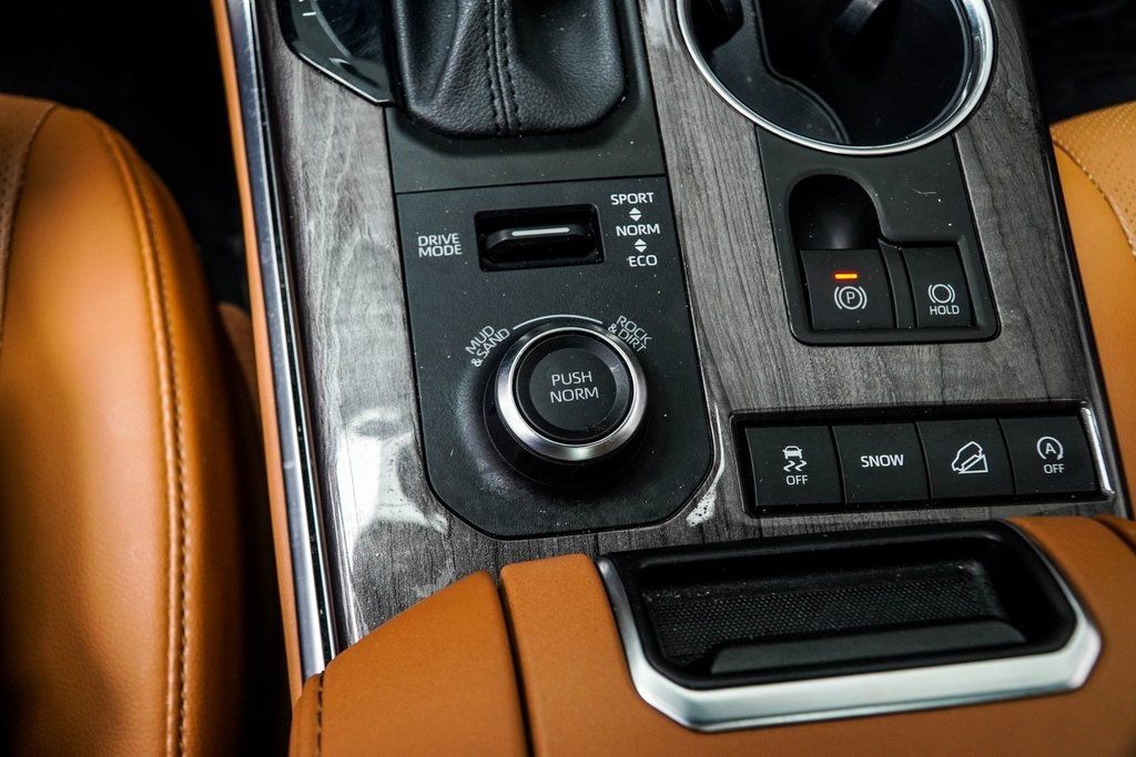 2021 Toyota Highlander Platinum photo 18