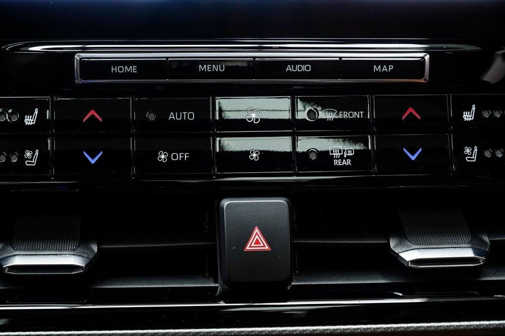2021 Toyota Highlander Platinum photo 19